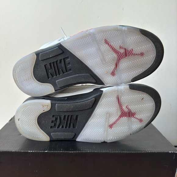Air Jordan 5 Retro Fire Red 2020 - Picture 5 of 6